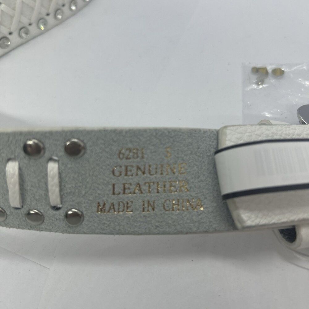 BKE White Leather Rhinestone Western Studded Glitz Belt Womens Size Small S 6Z81 - Picture 6 of 6